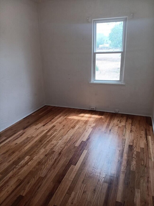 Foto del edificio - 230 Espanola St NE