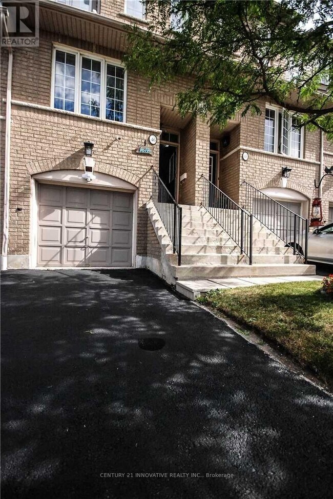 Photo du bâtiment - 4950-4950 Albina Way