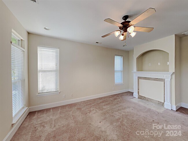 Foto del edificio - 4137 Cedar Point Ave