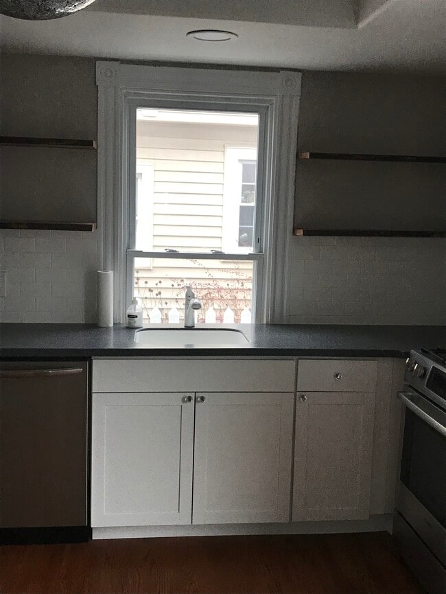 Building Photo - 216 S Aurora St