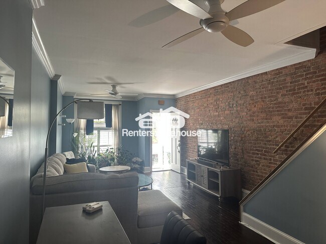 Foto del edificio - 1015 S Clinton St