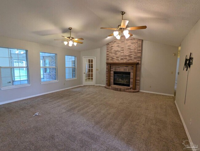 Foto del edificio - 3337 Indian Hills Dr