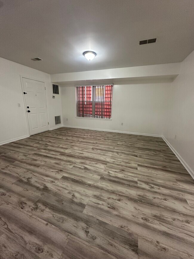 área de la sala de estar - 197 N 5th St