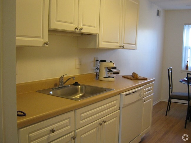 Kitchen - Brookwood Apartments- Income restricted
