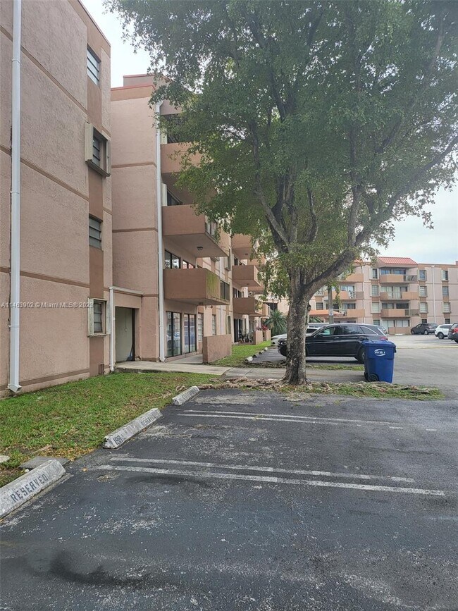 Building Photo - 5800 SW 127th Ave