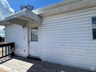 Building Photo - 649 Arch St