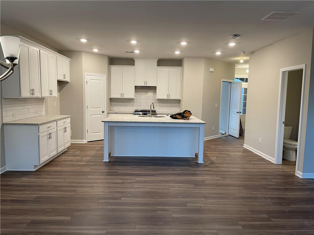 Primary Photo - 500 Duval Dr