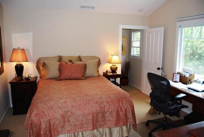 Foto del edificio - 733 Bath St