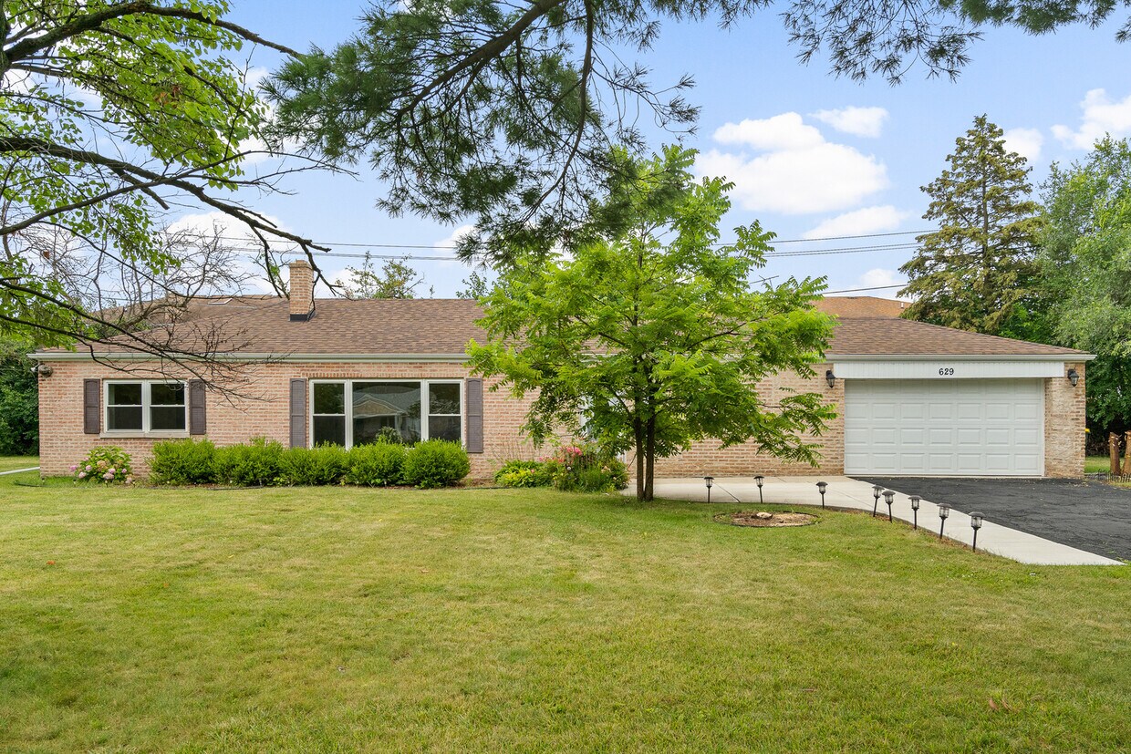 Primary Photo - 629 W Edgewood Rd