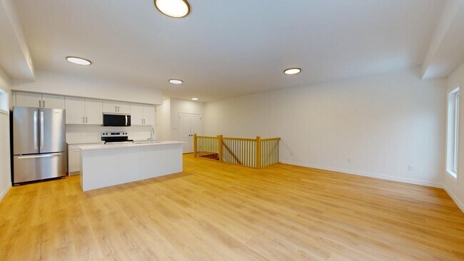 Photo du bâtiment - BEAUTIFUL 2 BEDROOM 2 BATH APARTMENT FOR JUNE IN SOUTH LONDON