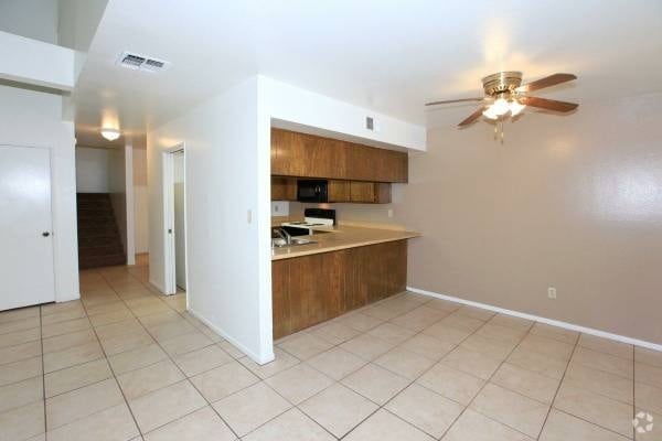 Kitchen - Laurelwood Oaks