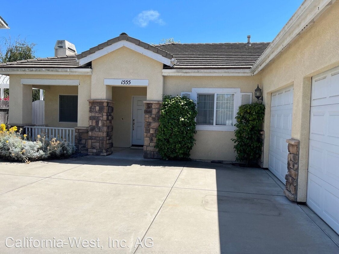 1555 Loganberry Ave, Arroyo Grande, CA 93420 House Rental in Arroyo