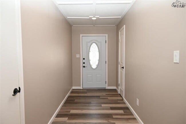 Building Photo - 5707 Hooper Dr