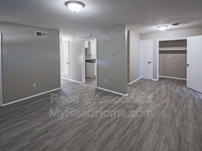 Building Photo - 3716 Dorado Ave