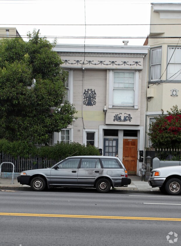 Building Photo - 666-668 S Van Ness Ave