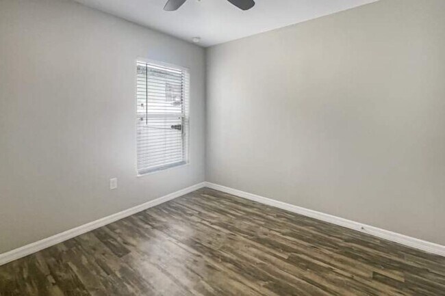 Building Photo - 5017 Gandross Ln