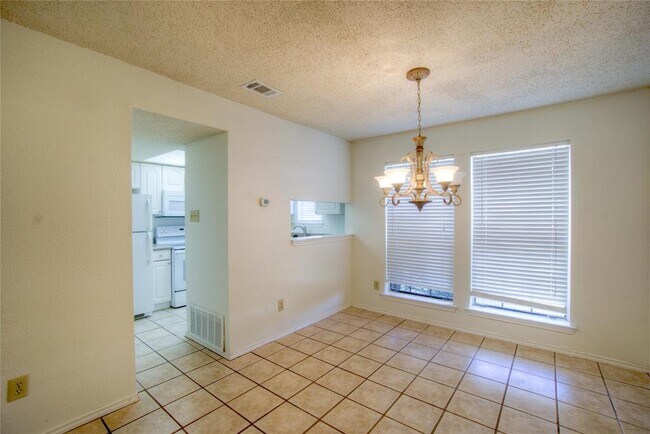 Foto del edificio - 3635 Garden Brook Dr