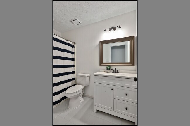 Building Photo - 37 Seven Pines Cir