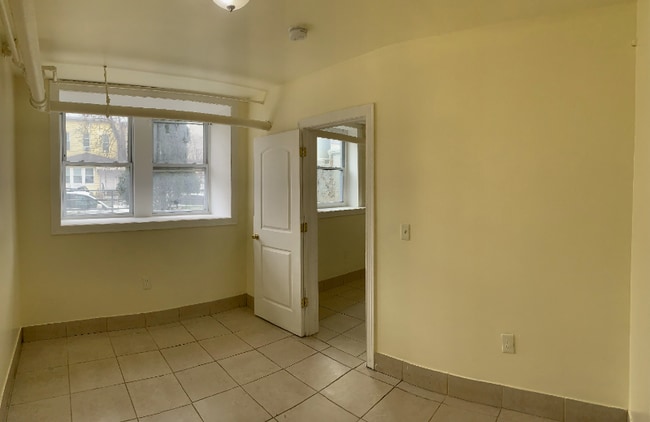 Building Photo - 201 Claremont Ave