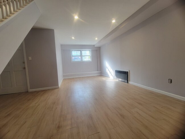 Building Photo - 29 Monaco Pl