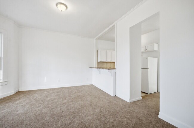 Building Photo - Charming 3-Bedroom Downstairs Duplex for rent in Newport News – Great Location!