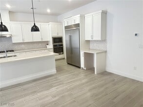 Building Photo - 350 Tigullio Ave