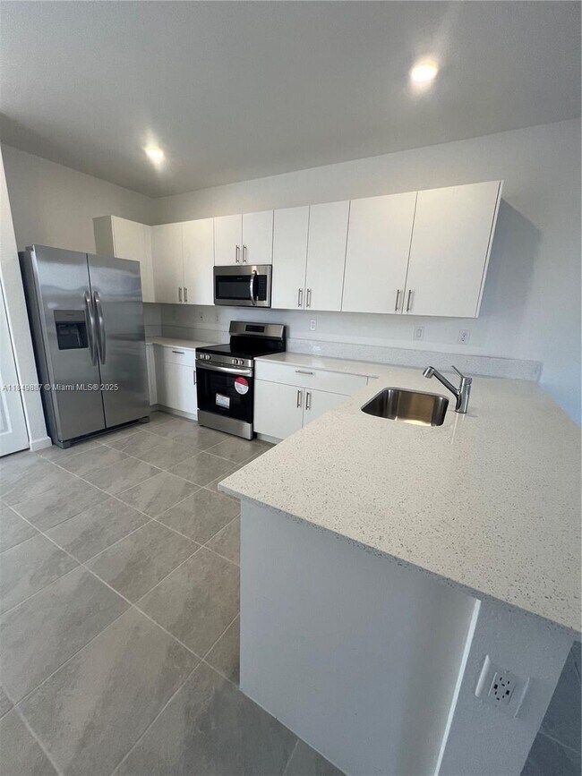 Foto del edificio - 2463 SE 29th St