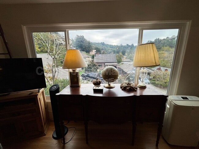 Foto del edificio - 8 Alvina Ave