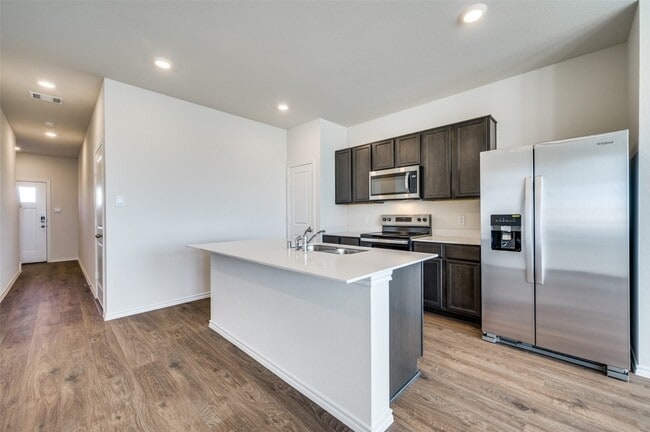 Building Photo - 7024 Vining Dr