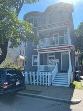 Building Photo - 25 Wainwright St