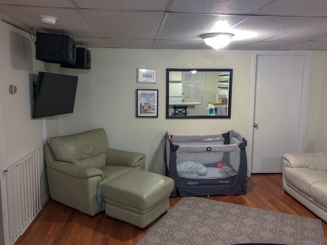 Foto del edificio - 6 Alberta Ter