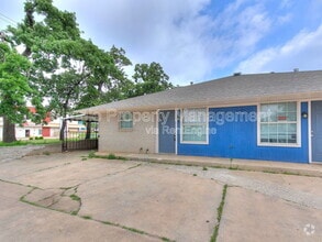 Building Photo - 5832 NW 31st Terrace