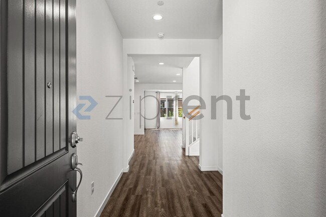 Foto del edificio - 136 Willowrun Wy