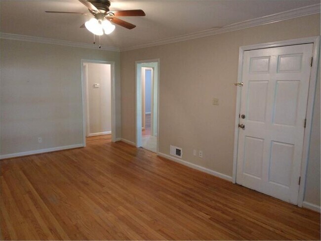 Foto del edificio - 2063 E Roxboro Rd NE