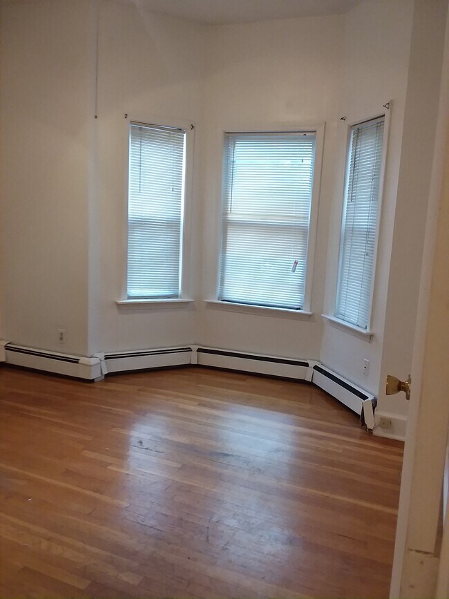1BR - 255 Jefferson Ave
