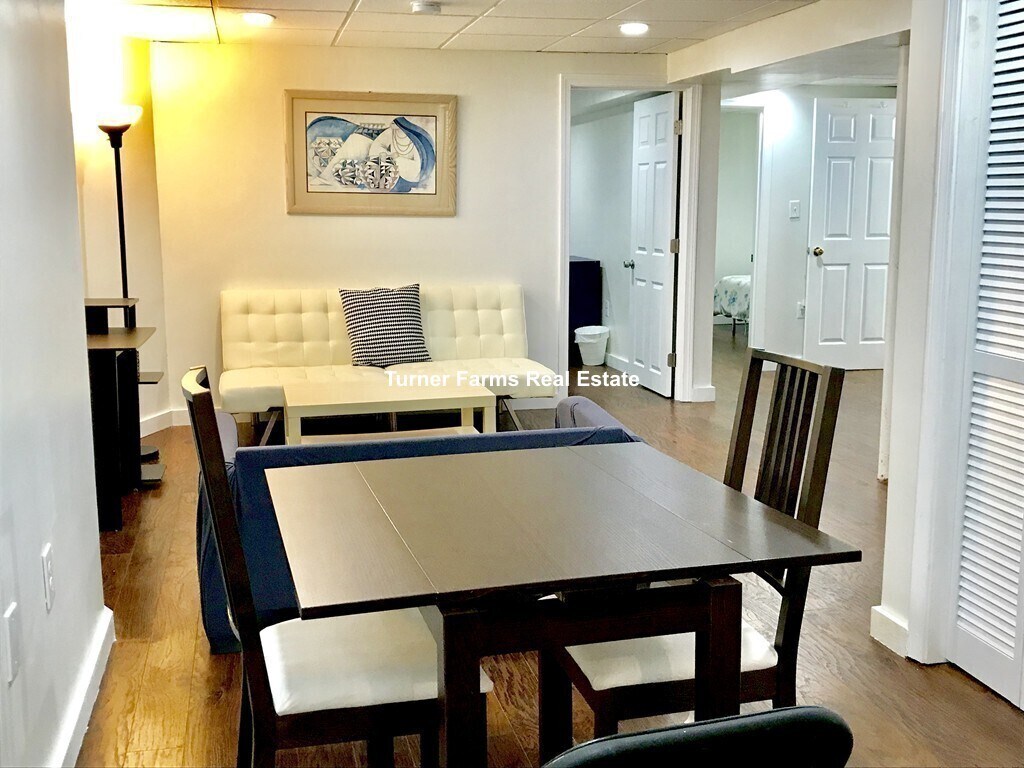 Primary Photo - 17 Sunset St