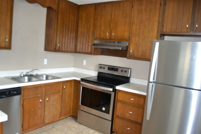 Building Photo - 285 Dixie Dr