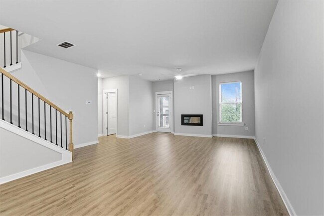 Foto del edificio - 2030 Main St NW