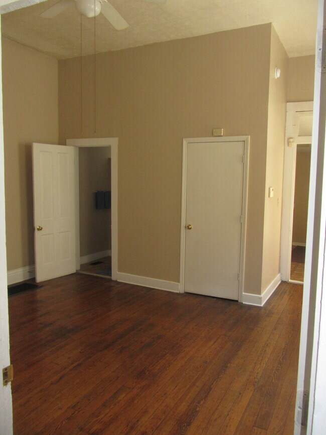 Foto del edificio - 507 E Saint Catherine St