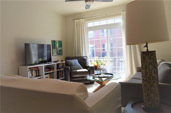 Foto del edificio - 58 11th St NW