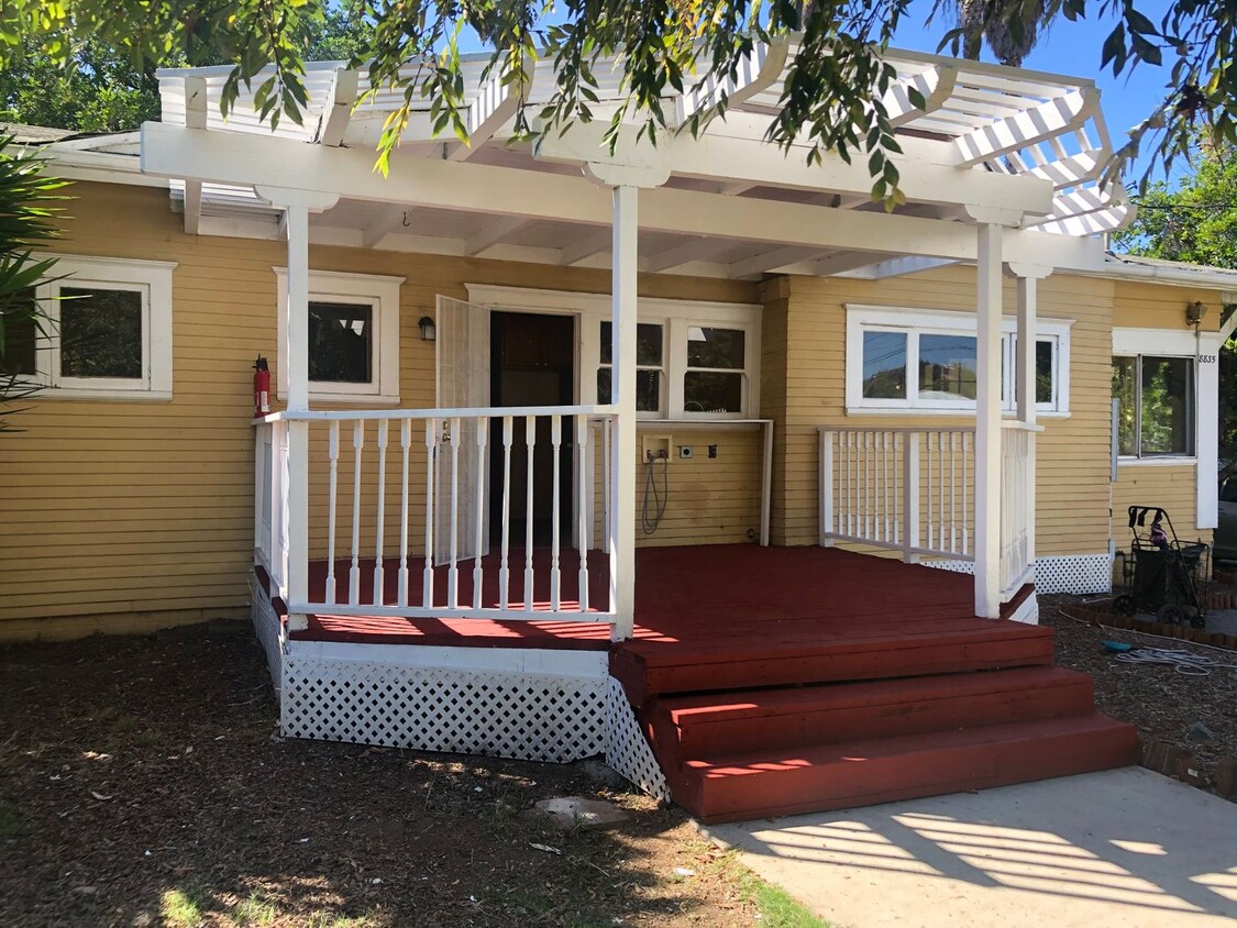 Primary Photo - BEAUTIFUL CRAFTSMAN HOME IN SPRING VALLEY