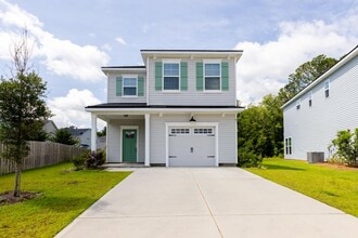 Building Photo - 61 Conifer St