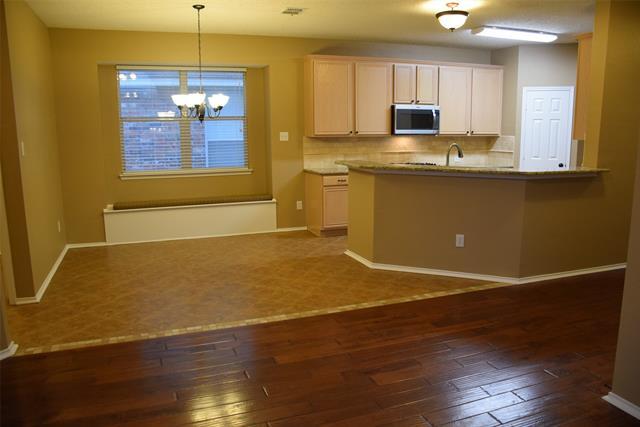 Building Photo - 2011 Londonderry Dr