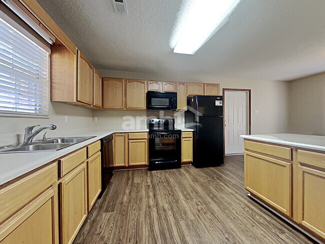Building Photo - 2303 Sir Edward Ln