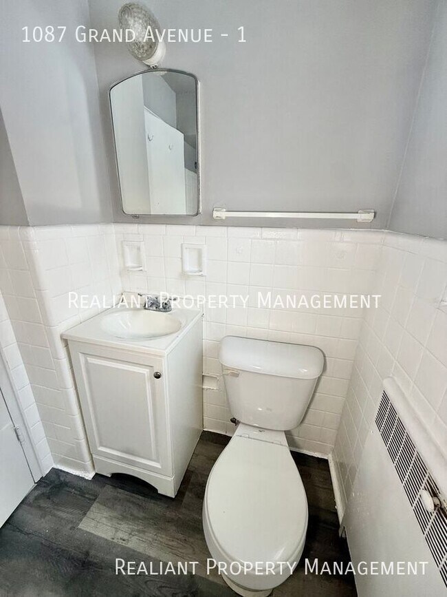 Foto del edificio - 1087 Grand Ave