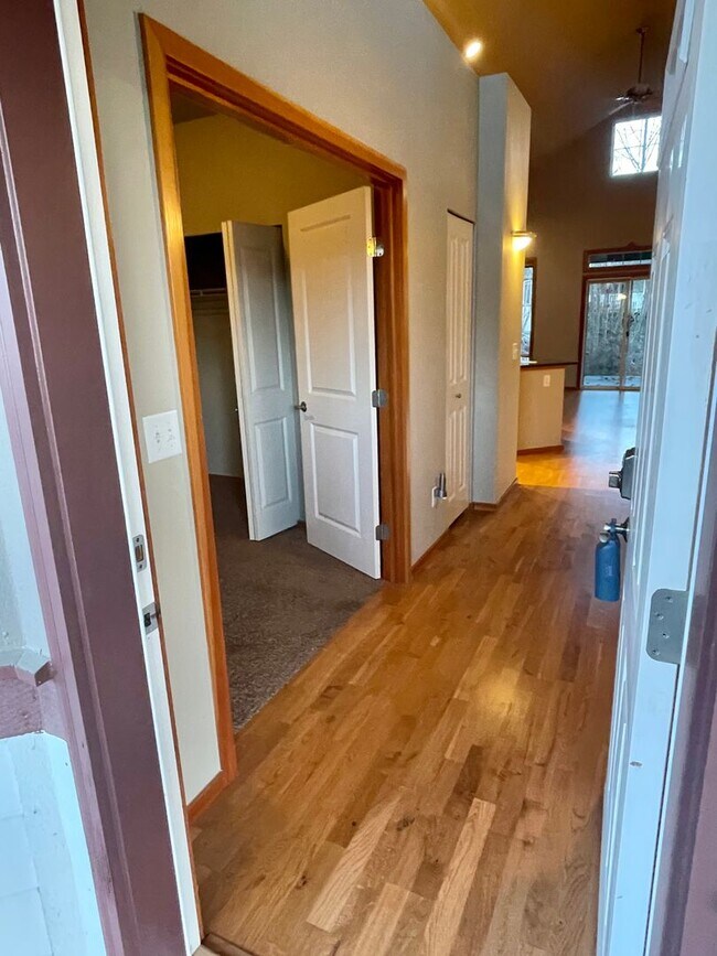Foto del edificio - 3 Bed, 2 Bath Home in Quiet Cul-de-sec