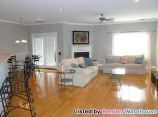 Building Photo - 6135 Brentwood Chase Dr
