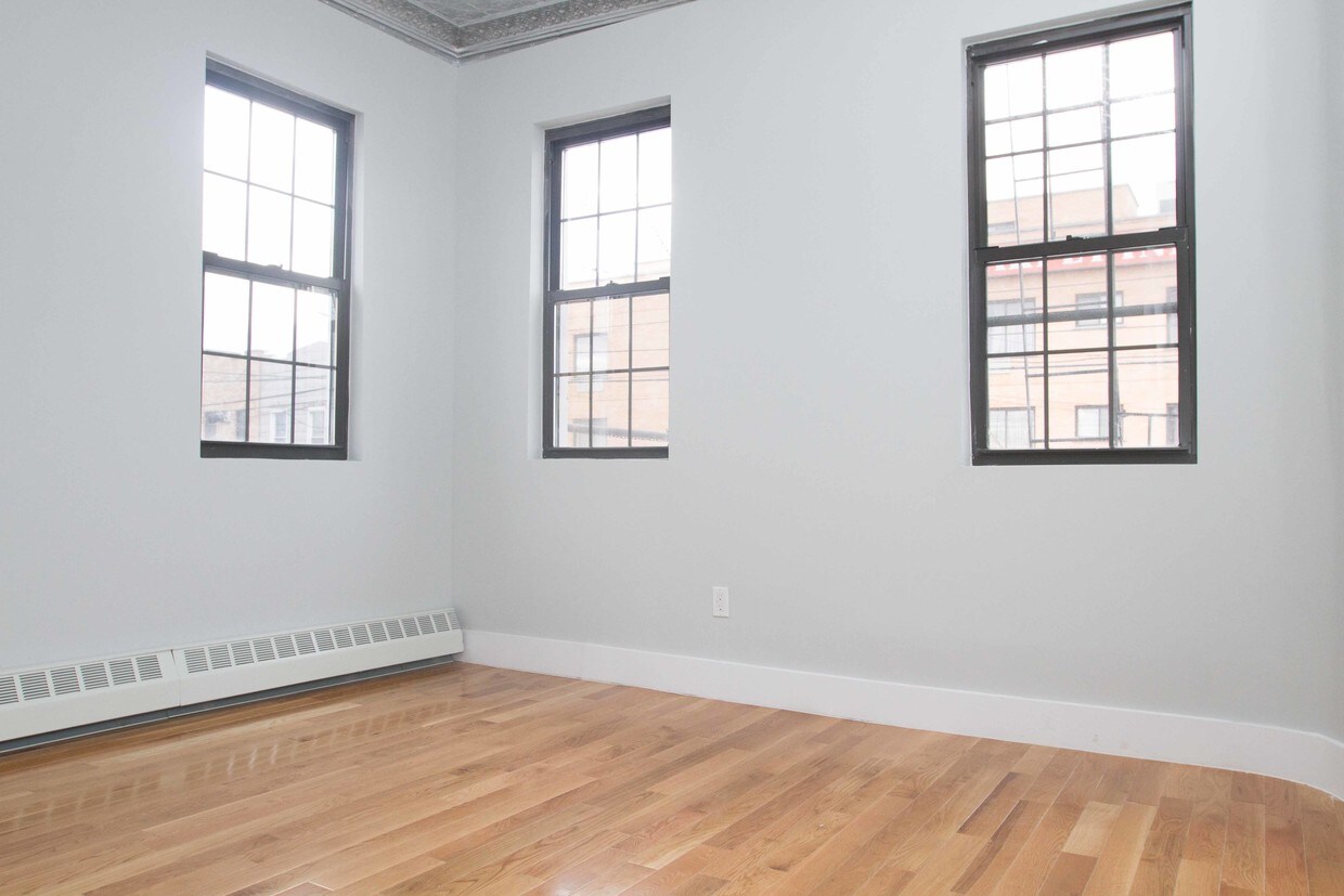 Foto principal - 991 Wyckoff Ave