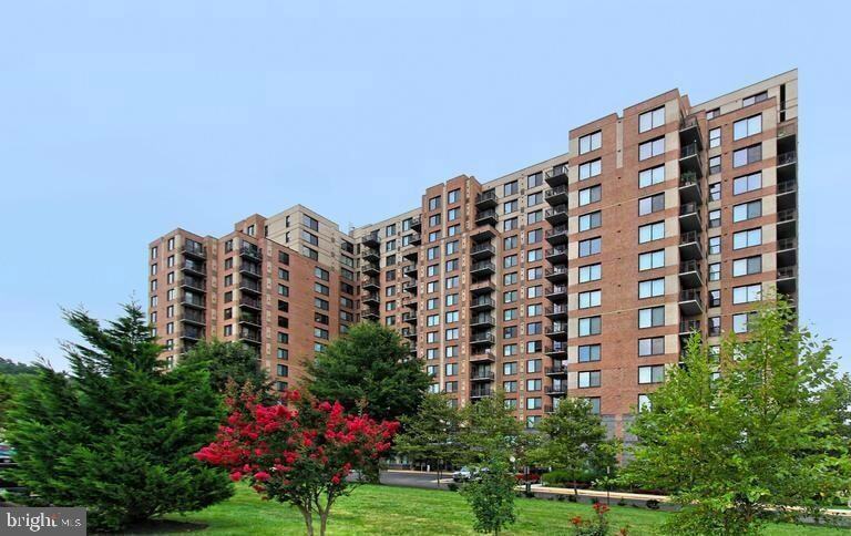 Primary Photo - 2451 Midtown Ave