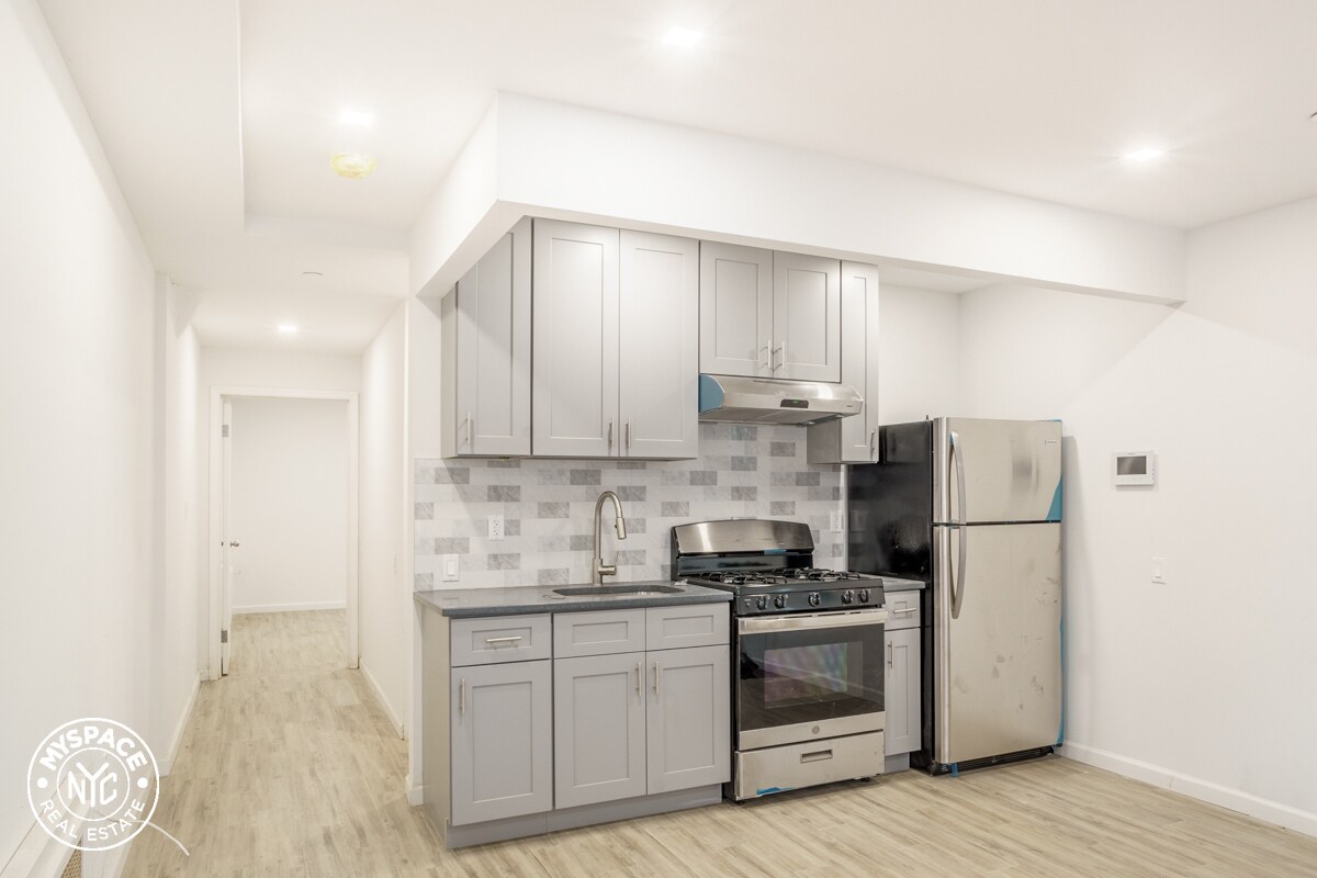 Foto principal - 323 49th St